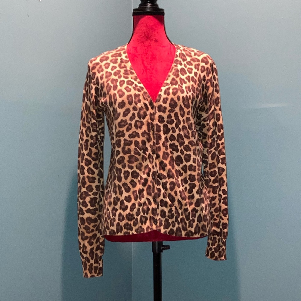 Beautiful Tan Animal Print Sweater Size Medium